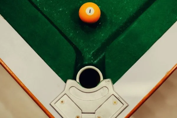 snooker ball pocket